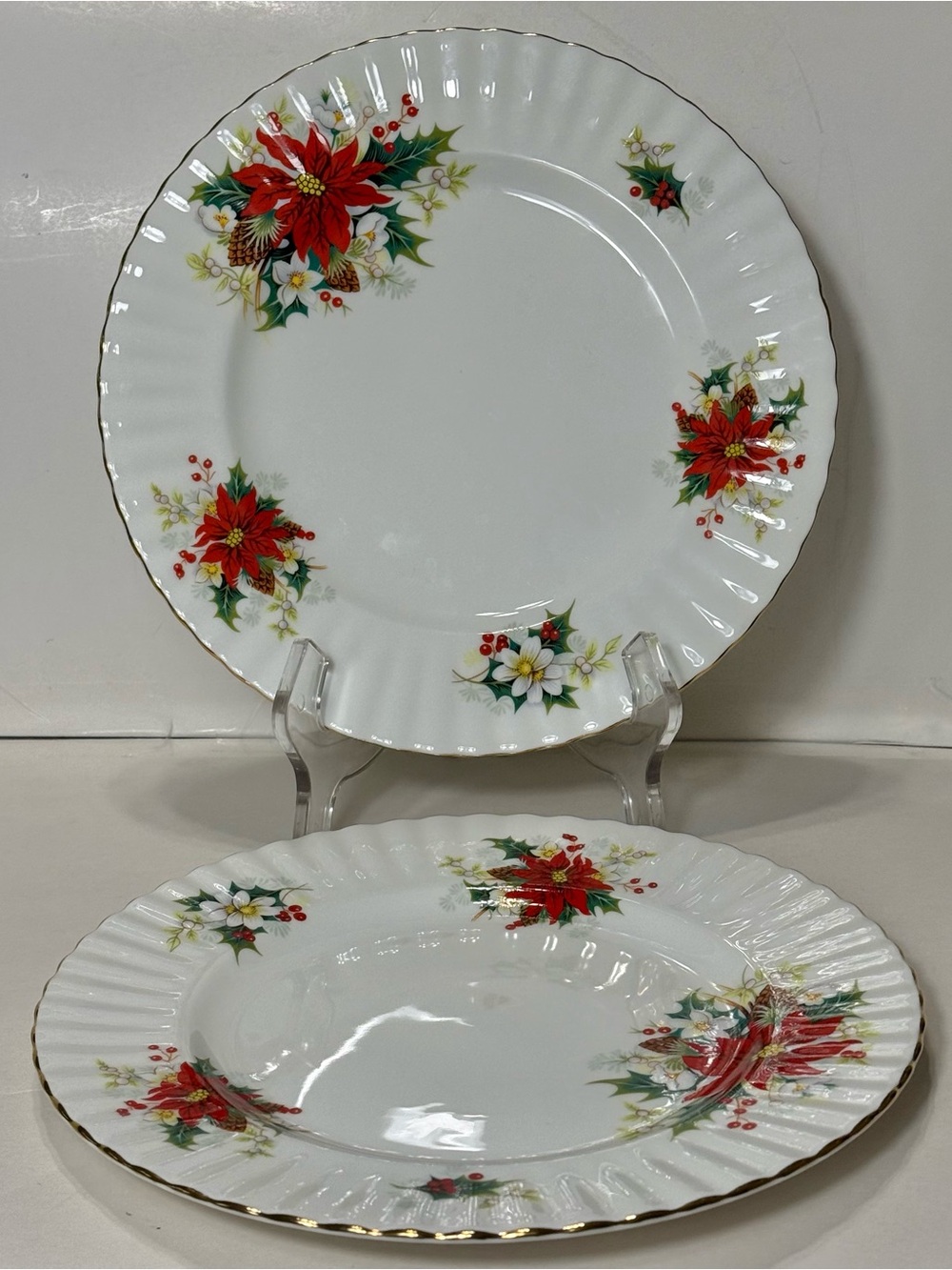 Vintage Set Of 2 RARE 1976 Royal Albert Poinsettia DINNER PLATE England 10 3/8”